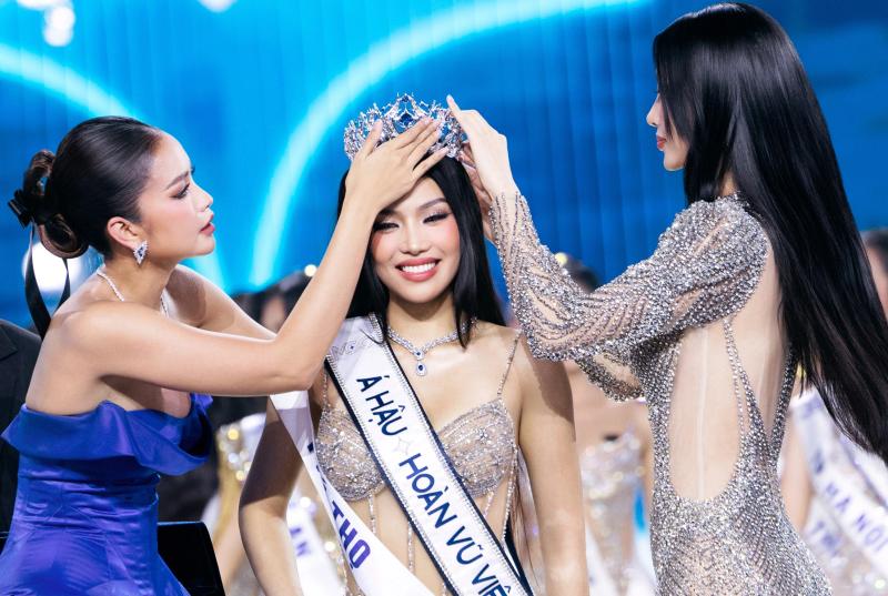 Ảnh đời thường gợi cảm của Cẩm Ly - Á hậu Hoàn vũ Việt Nam 2025 - Ảnh 1.