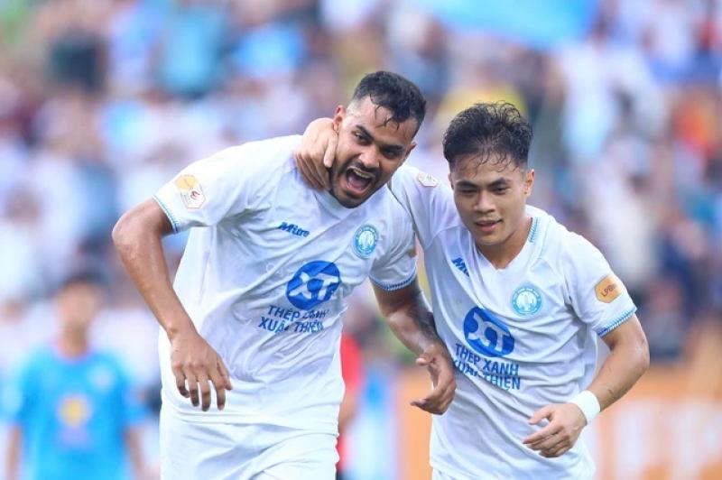 Bảng xếp hạng chung cuộc V-League 2024-2025: Nam Định đăng quang, Bình Định trở lại hạng nhất, HAGL tốp 9- Ảnh 1. Bảng xếp hạng chung cuộc V-League 2024-2025: Nam Định đăng quang, Bình Định trở lại hạng nhất, HAGL tốp 9- Ảnh 1.