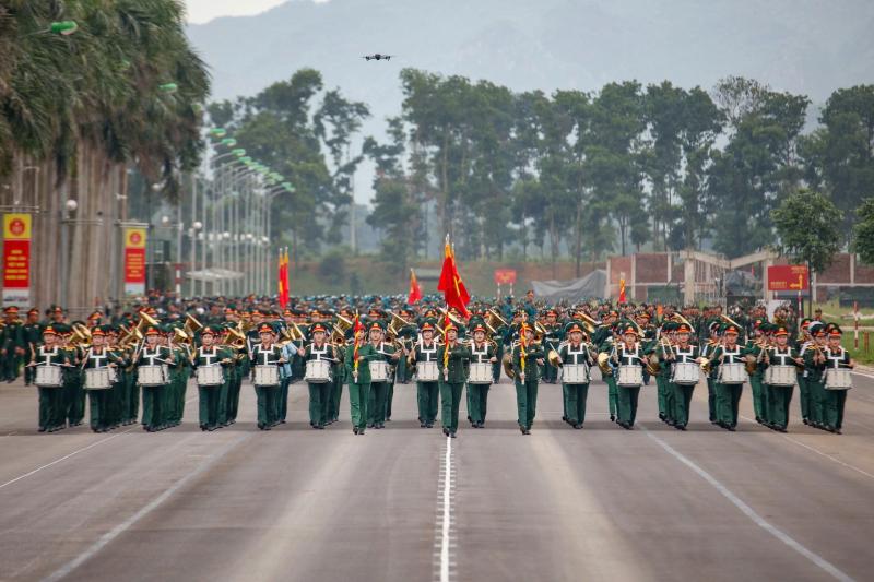 Hàng nghìn nữ chiến sĩ đổ mồ hôi trong buổi hợp luyện nhiệm vụ A80- Ảnh 1. Hàng nghìn nữ chiến sĩ đổ mồ hôi trong buổi hợp luyện nhiệm vụ A80- Ảnh 1.