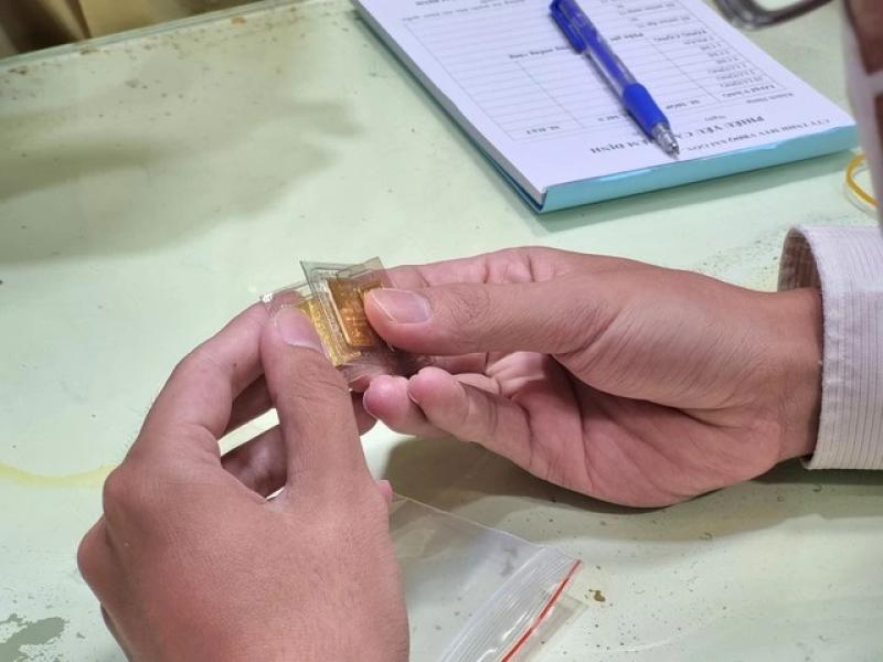 Giá vàng thế giới tăng nhanh, trong nước đắt hơn lên cao - Ảnh 1.