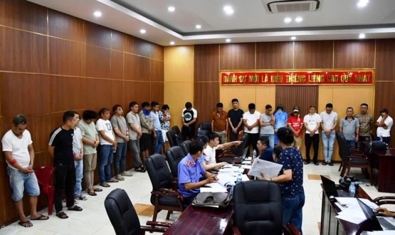 Triệt phá đường dây cá độ bóng đá 350 tỉ đồng, thu giữ 15.000 trang tài liệu - Ảnh 1. Triệt phá đường dây cá độ bóng đá 350 tỉ đồng, thu giữ 15.000 trang tài liệu - Ảnh 1.