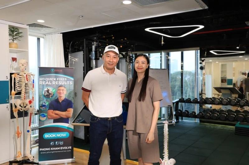Hoa khôi bóng chuyền Kim Thanh trải nghiệm vật lý trị liệu cùng chuyên gia Úc- Ảnh 3. Hoa khôi bóng chuyền Kim Thanh trải nghiệm vật lý trị liệu cùng chuyên gia Úc- Ảnh 3.