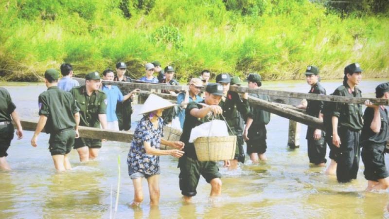 Công an tỉnh Phú Yên đón nhận danh hiệu Anh hùng LLVTND - Ảnh 3.