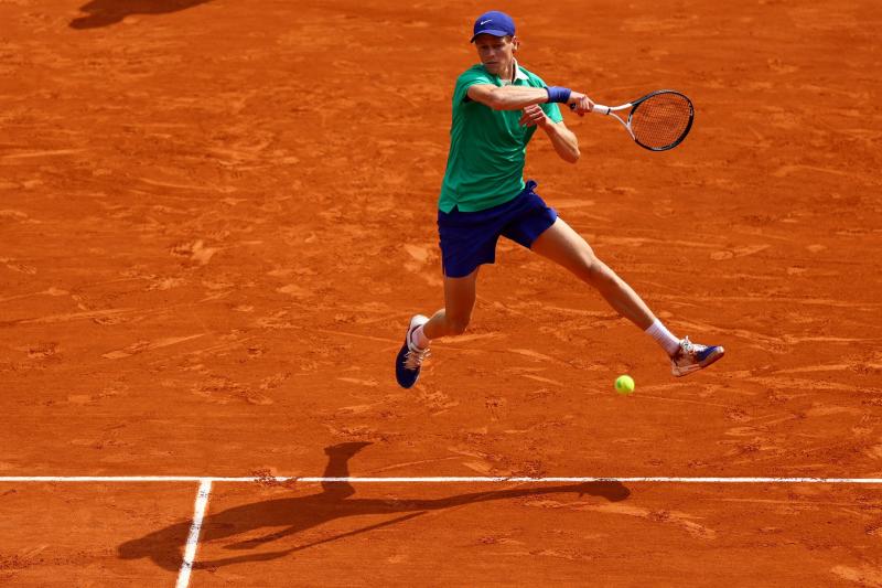 Alcaraz vô địch Roland Garros 2025: Cú lội ngược dòng kinh điển, thắng nghẹt thở Sinner- Ảnh 4. Alcaraz vô địch Roland Garros 2025: Cú lội ngược dòng kinh điển, thắng nghẹt thở Sinner- Ảnh 4.