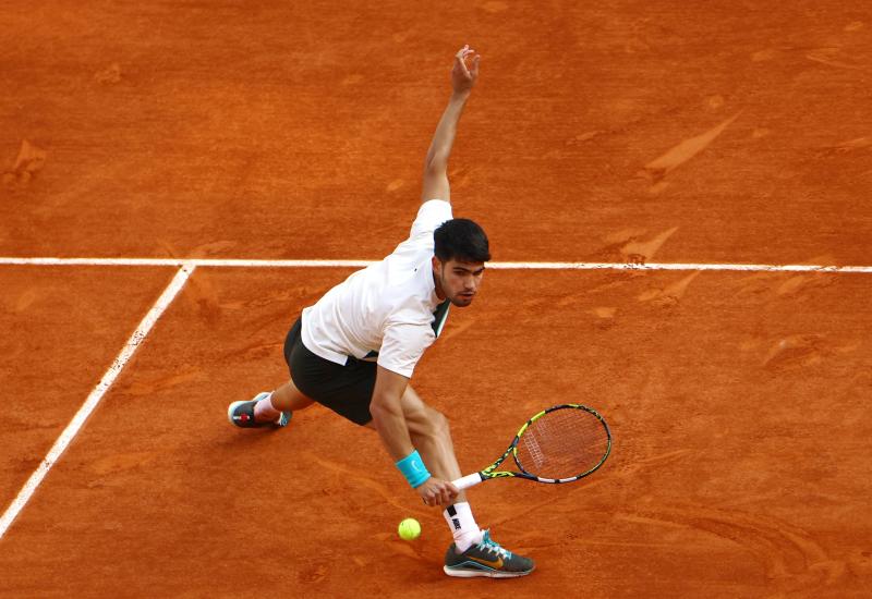 Alcaraz vô địch Roland Garros 2025: Cú lội ngược dòng kinh điển, thắng nghẹt thở Sinner- Ảnh 11. Alcaraz vô địch Roland Garros 2025: Cú lội ngược dòng kinh điển, thắng nghẹt thở Sinner- Ảnh 11.