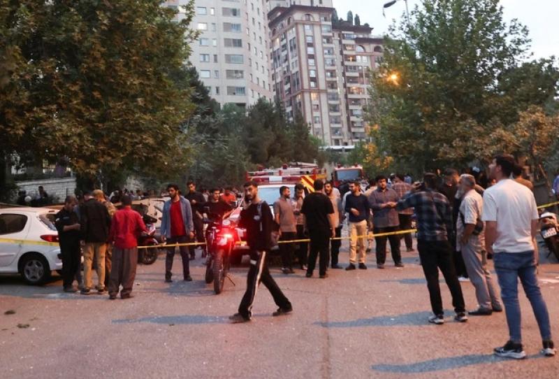 Israel nhắm vào đầu não hạt nhân Iran, Tư lệnh Vệ binh IRGC thiệt mạng- Ảnh 2. Israel nhắm vào đầu não hạt nhân Iran, Tư lệnh Vệ binh IRGC thiệt mạng- Ảnh 2.