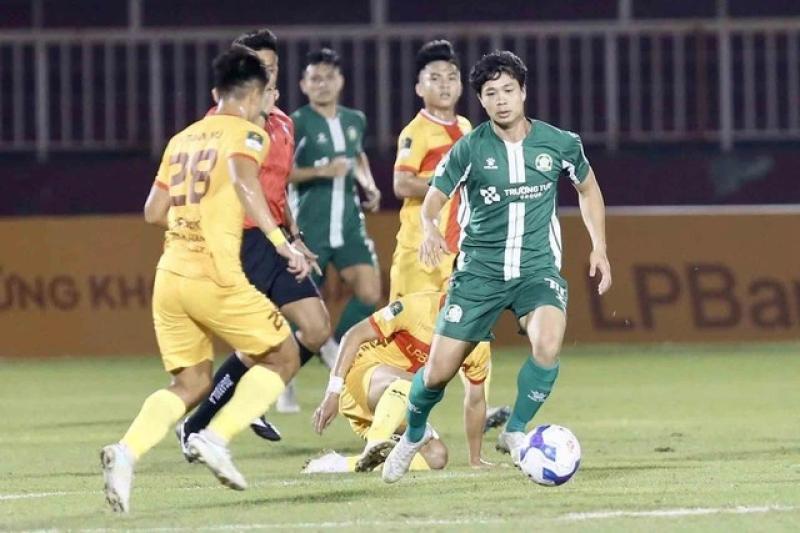 Lịch thi đấu hạng nhất quốc gia: Công Phượng và đội Bình Phước gặp thử thách cực đại mang tên Ninh Bình- Ảnh 1. Lịch thi đấu hạng nhất quốc gia: Công Phượng và đội Bình Phước gặp thử thách cực đại mang tên Ninh Bình- Ảnh 1.