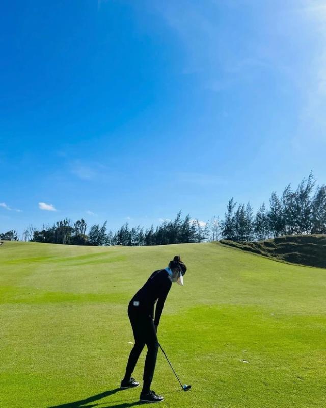 Á hậu Huyền My 'tự ái', bỏ chơi golf vì bị chê đen…- Ảnh 2. Á hậu Huyền My 'tự ái', bỏ chơi golf vì bị chê đen…- Ảnh 2.