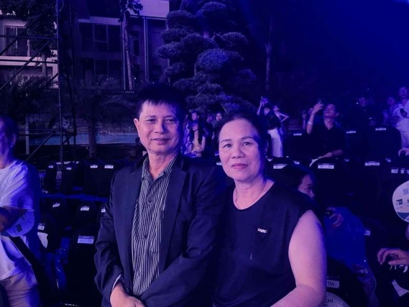 Bố mẹ Phương Linh là cán bộ về hưu, không nghĩ con gái đăng quang hoa hậu - Ảnh 1.