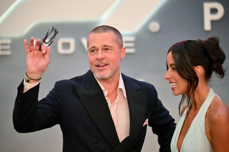 Mối tình của Brad Pitt và Ines de Ramon gặp trục trặc?- Ảnh 1. Mối tình của Brad Pitt và Ines de Ramon gặp trục trặc?- Ảnh 1.