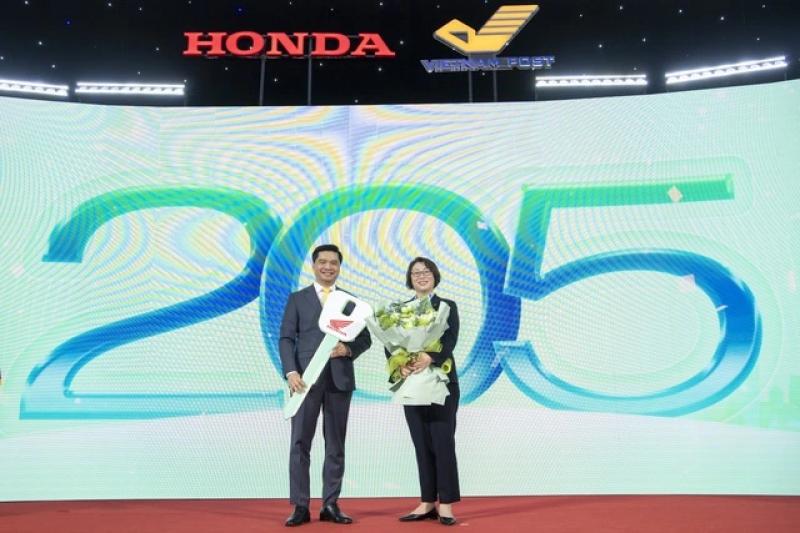 Honda Việt Nam hợp tác Vietnam Post triển khai Dự án sử dụng xe điện giao hàng- Ảnh 3. Honda Việt Nam hợp tác Vietnam Post triển khai Dự án sử dụng xe điện giao hàng- Ảnh 3.