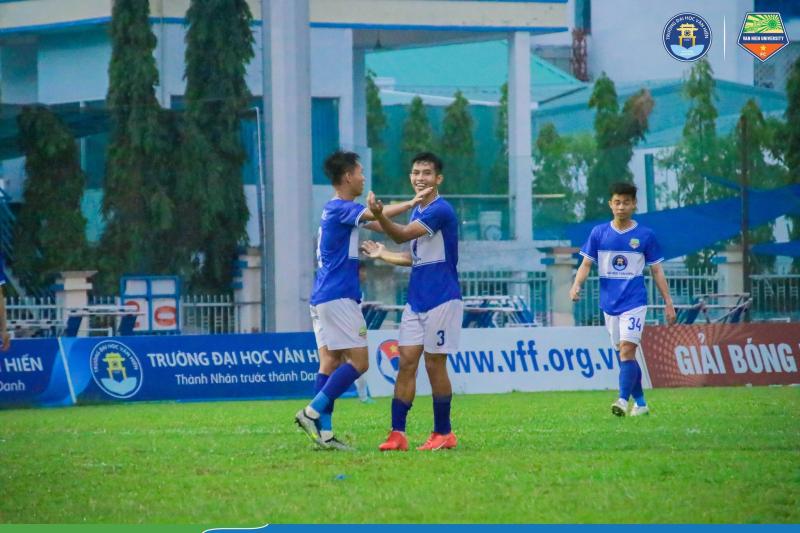 CLB ĐH Văn Hiến: Từ thể thao sinh viên đến kỷ lục sân chơi chuyên nghiệp- Ảnh 4. CLB ĐH Văn Hiến: Từ thể thao sinh viên đến kỷ lục sân chơi chuyên nghiệp- Ảnh 4.