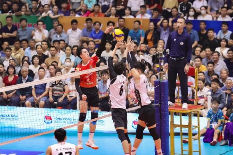 'Hot boy' cao 1,90 m làm thủ quân đội tuyển nam bóng chuyền Việt Nam - Ảnh 1.