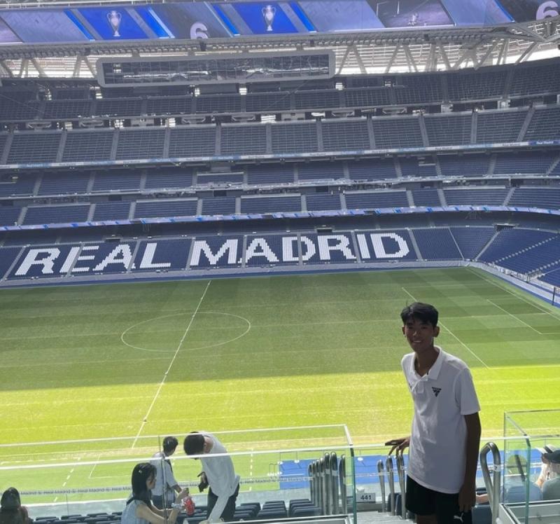 Tài năng Việt ra sân tại Tây Ban Nha: Thích thú khi đấu đội trẻ Atletico Madrid- Ảnh 3. Tài năng Việt ra sân tại Tây Ban Nha: Thích thú khi đấu đội trẻ Atletico Madrid- Ảnh 3.