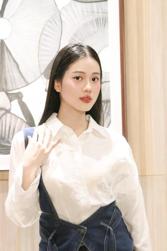 Nhan sắc người đẹp được ví 'bản sao' Đỗ Thị Hà tại Hoa hậu Việt Nam - Ảnh 1.