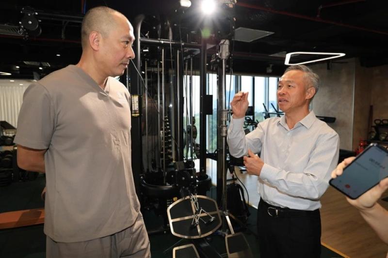 Hoa khôi bóng chuyền Kim Thanh trải nghiệm vật lý trị liệu cùng chuyên gia Úc- Ảnh 4. Hoa khôi bóng chuyền Kim Thanh trải nghiệm vật lý trị liệu cùng chuyên gia Úc- Ảnh 4.