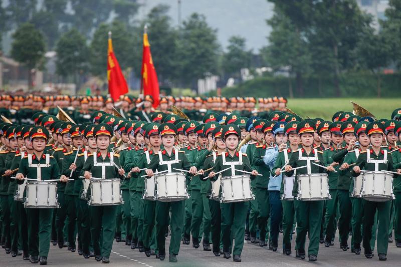 Hàng nghìn nữ chiến sĩ đổ mồ hôi trong buổi hợp luyện nhiệm vụ A80- Ảnh 2. Hàng nghìn nữ chiến sĩ đổ mồ hôi trong buổi hợp luyện nhiệm vụ A80- Ảnh 2.