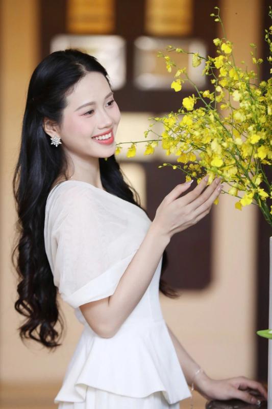 Nhan sắc người đẹp được ví 'bản sao' Đỗ Thị Hà tại Hoa hậu Việt Nam - Ảnh 12.
