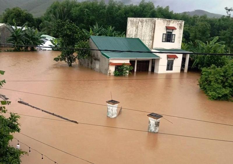 Bão số 1: Hơn 300 ngôi nhà ở Quảng Nam ngập sâu trong biển nước- Ảnh 1. Bão số 1: Hơn 300 ngôi nhà ở Quảng Nam ngập sâu trong biển nước- Ảnh 1.