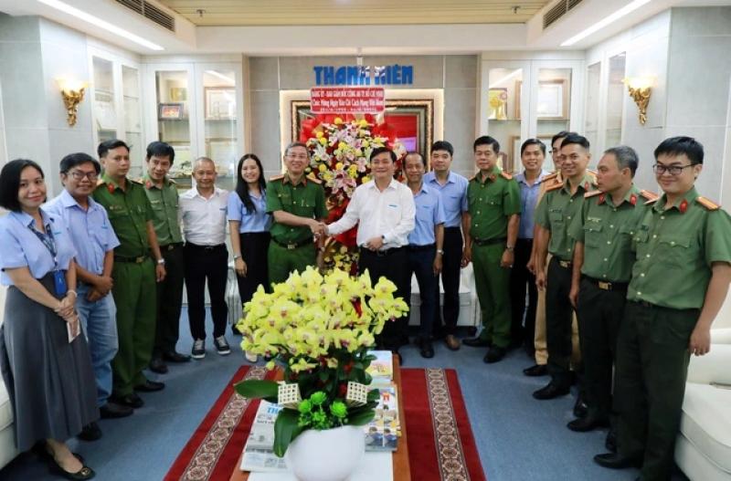 Công an TP.HCM và Báo Thanh Niên kỉ niệm 100 năm báo chí cách mạng VN - Ảnh 3.