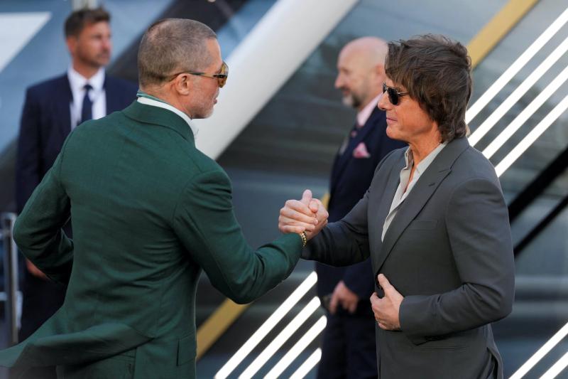 Tom Cruise và Brad Pitt gây chú ý khi tái ngộ sau 24 năm - Ảnh 2.