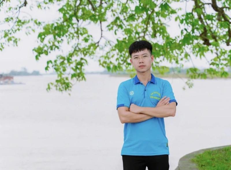 Người đi buôn gặp nạn giữa đường, tài xế taxi nhiệt tình chở giúp 200 kg vải - Ảnh 1.