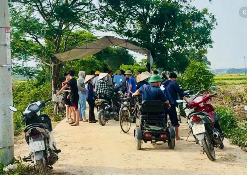 'Nháo nhác' tìm mồ mả tổ tiên sau buổi cưỡng chế ở Hưng Yên- Ảnh 1. 'Nháo nhác' tìm mồ mả tổ tiên sau buổi cưỡng chế ở Hưng Yên- Ảnh 1.