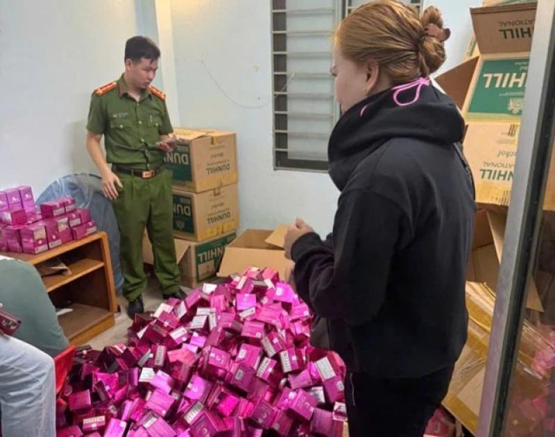 Khởi tố nữ giám đốc sản xuất, buôn bán kem dưỡng da, chống nắng là hàng giả- Ảnh 1. Khởi tố nữ giám đốc sản xuất, buôn bán kem dưỡng da, chống nắng là hàng giả- Ảnh 1.