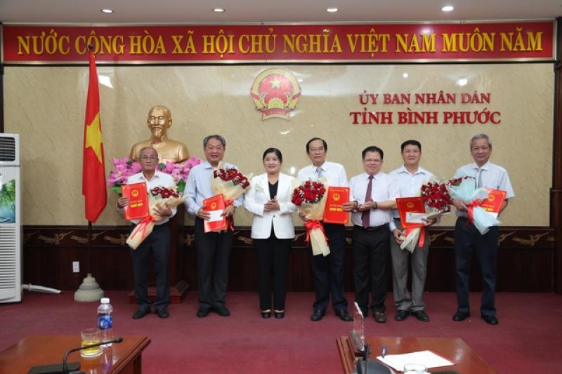 Bình Phước có 17 lãnh đạo nghỉ hưu trước tuổi theo quy định mới- Ảnh 1. Bình Phước có 17 lãnh đạo nghỉ hưu trước tuổi theo quy định mới- Ảnh 1.