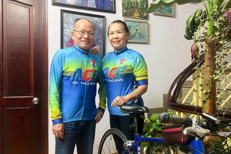 Đôi vợ chồng về hưu khám phá việt nam bằng xe đạp trong 10 năm qua - Ảnh 1. Đôi vợ chồng về hưu khám phá việt nam bằng xe đạp trong 10 năm qua - Ảnh 1.