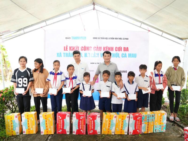 Đổi thay từ những cây cầu: Báo Thanh Niên mang lại hy vọng cho bà con khó khăn - Ảnh 2. Đổi thay từ những cây cầu: Báo Thanh Niên mang lại hy vọng cho bà con khó khăn - Ảnh 2.