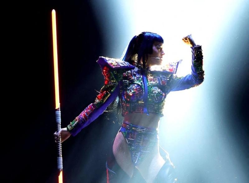 Katy Perry bị fan cuồng quấy rối- Ảnh 1. Katy Perry bị fan cuồng quấy rối- Ảnh 1.