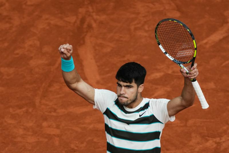 Alcaraz vô địch Roland Garros 2025: Cú lội ngược dòng kinh điển, thắng nghẹt thở Sinner- Ảnh 14. Alcaraz vô địch Roland Garros 2025: Cú lội ngược dòng kinh điển, thắng nghẹt thở Sinner- Ảnh 14.