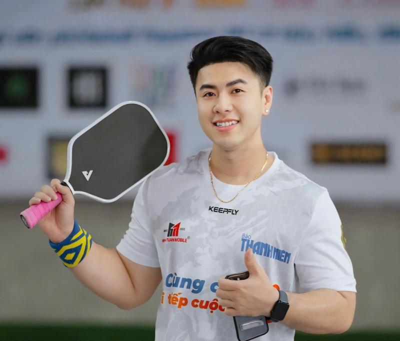 Huy Khánh săn thưởng khủng giải pickleball Newwave Sasa Cup 2025 – Doanh Nhân và Nghệ sĩ - Ảnh 4. Huy Khánh săn thưởng khủng giải pickleball Newwave Sasa Cup 2025 – Doanh Nhân và Nghệ sĩ - Ảnh 4.