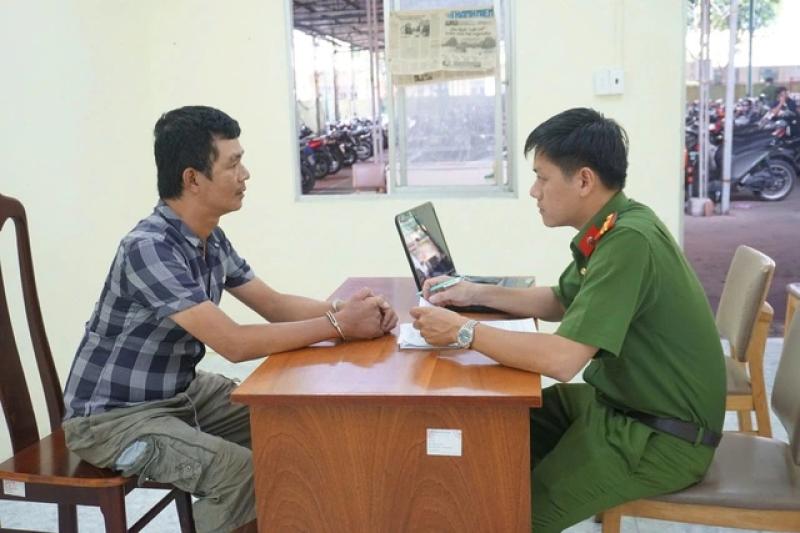 Bắt 2 người đăng tin xuyên tạc về nguyên Giám đốc Công an TP.HCM Lê Hồng Nam- Ảnh 2. Bắt 2 người đăng tin xuyên tạc về nguyên Giám đốc Công an TP.HCM Lê Hồng Nam- Ảnh 2.