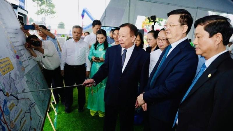 Phó thủ tướng Mai Văn Chính phát lệnh khởi công đường Vành đai 4 - TP.HCM - Ảnh 2.