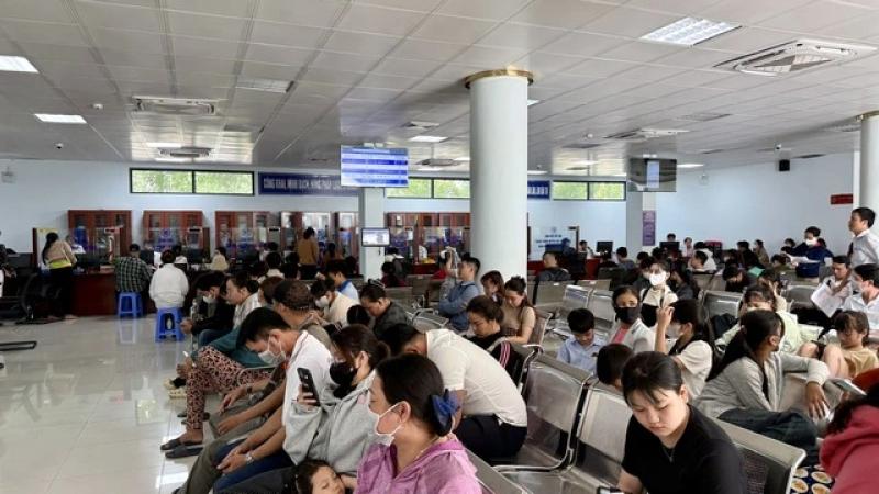 Bình Dương: Đồng loạt vận hành các trung tâm phục vụ hành chính công- Ảnh 3. Bình Dương: Đồng loạt vận hành các trung tâm phục vụ hành chính công- Ảnh 3.