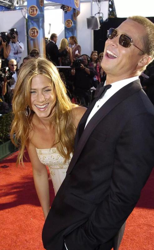 Những 'bóng hồng' từng bước qua cuộc đời Brad Pitt - Ảnh 7.