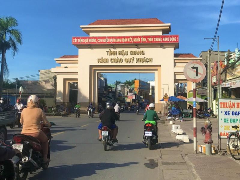 Chủ tịch tỉnh Hậu Giang 'lưu ý' việc thông tin cư trú thay đổi sau sáp nhập- Ảnh 1. Chủ tịch tỉnh Hậu Giang 'lưu ý' việc thông tin cư trú thay đổi sau sáp nhập- Ảnh 1.