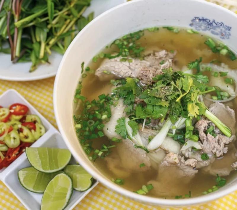 Nhiều quán phở nổi tiếng TP.HCM vừa được Michelin vinh danh: Có quán 'ruột' của bạn không? - Ảnh 3.
