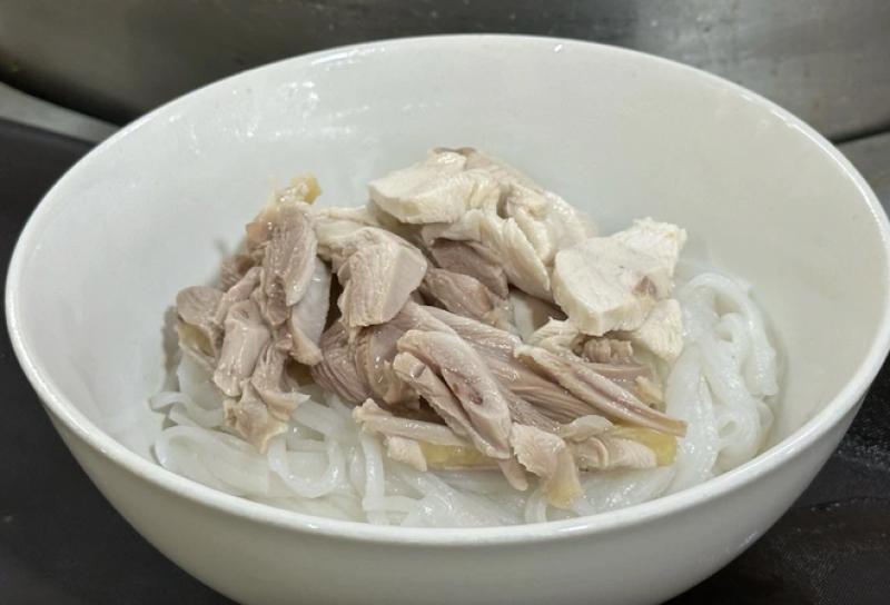 Nhiều quán phở nổi tiếng TP.HCM vừa được Michelin vinh danh: Có quán 'ruột' của bạn không? - Ảnh 10.