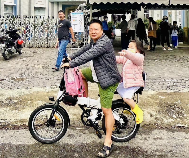 Ngày của cha: Chuyện bất ngờ về những người cha 'triệu view' trên mạng - Ảnh 3.