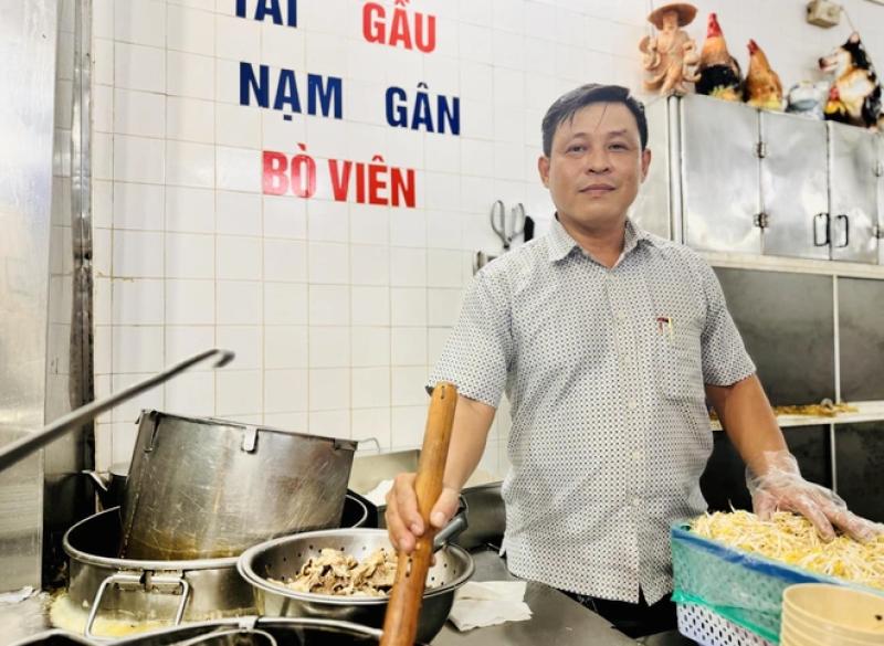 Phường Sài Gòn, TP.HCM có phở Cao Vân, hủ tiếu Thanh Xuân: Còn quán nào lừng danh? - Ảnh 3.
