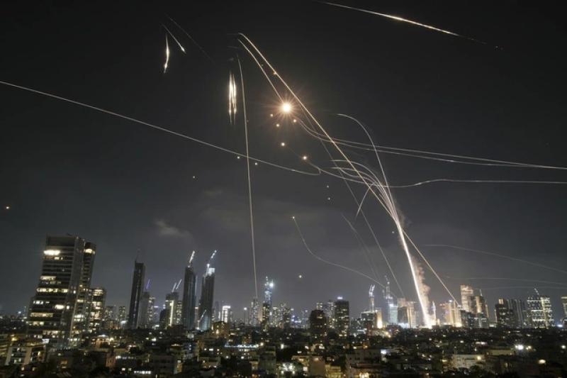 Điểm mạnh của Israel - Iran trong các đòn tấn công trả đũa- Ảnh 1. Ưu thế quân sự của Israel và Iran trong cuộc chiến trực diện - Ảnh 1.