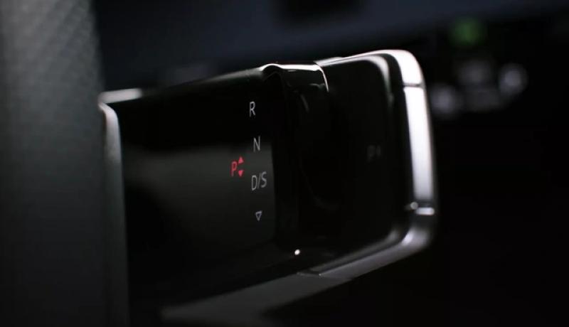 Audi gây tranh cãi bởi cách sắp xếp nút chức năng khi đưa cần số lên vô-lăng - Ảnh 1.