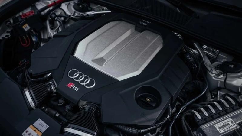 Audi, Mercedes xem xét lại thời điểm 'dẹp' xe xăng chỉ bán ô tô điện - Ảnh 1.
