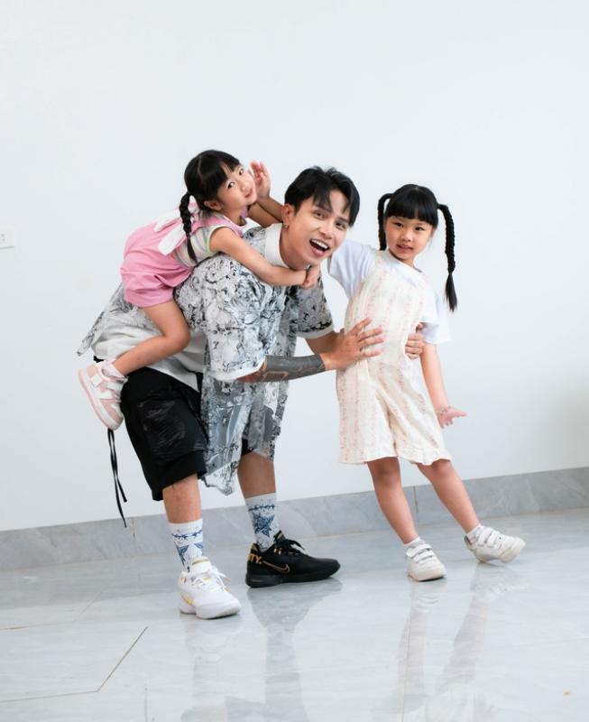 Neko Lê: Thiếu ký ức để cùng con lớn lên thì chẳng bác sĩ nào chữa nổi- Ảnh 1. Neko Lê: Thiếu ký ức để cùng con lớn lên thì chẳng bác sĩ nào chữa nổi- Ảnh 1.
