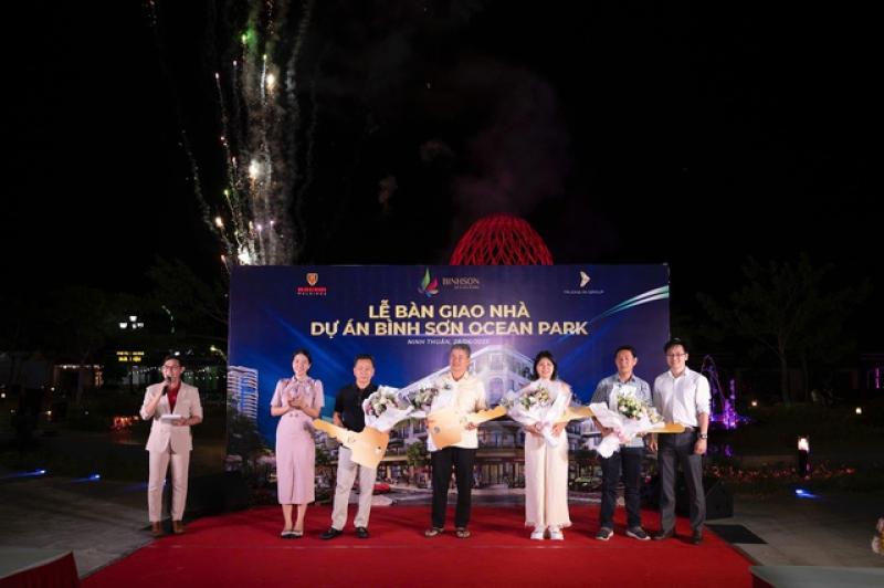 Khách hàng đầu tiên nhận bàn giao shophouse tại dự án Premium Ocean Gate- Ảnh 1. Khách hàng đầu tiên nhận bàn giao shophouse tại dự án Premium Ocean Gate- Ảnh 1.