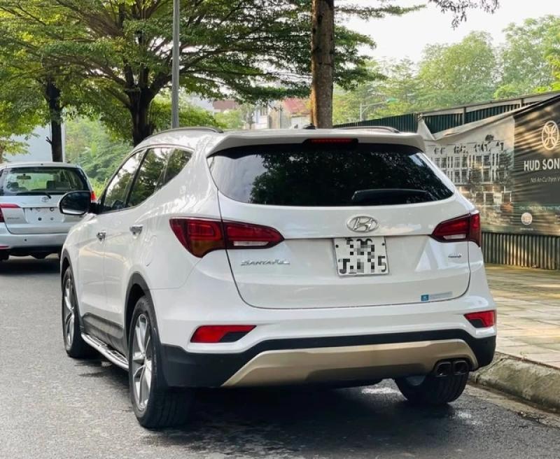 Đánh đổi gì khi mua Hyundai Santa Fe đời 2015 giá khoảng 600 triệu đồng? - Ảnh 2. Đánh đổi gì khi mua Hyundai Santa Fe đời 2015 giá khoảng 600 triệu đồng? - Ảnh 2.