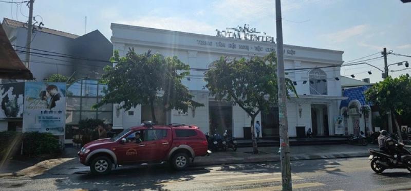 Cháy trung tâm tiệc cưới lúc sáng sớm tại Hóc Môn - Ảnh 2.